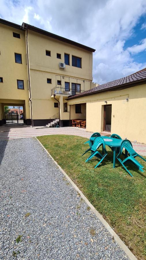 Pensiunea Vlad Arad Exterior foto