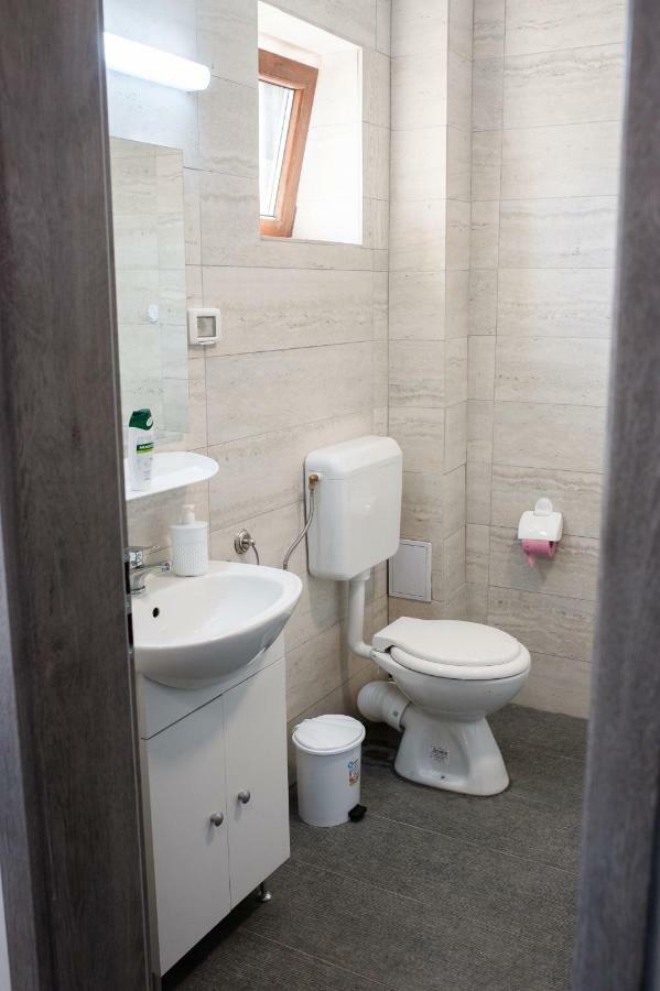 Pensiunea Vlad Arad Exterior foto