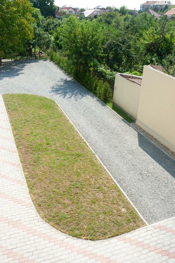 Pensiunea Vlad Arad Exterior foto